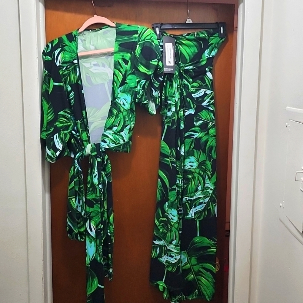 REBDOLLS "Island Gal" Wrap Maxi Skirt Green set 2x